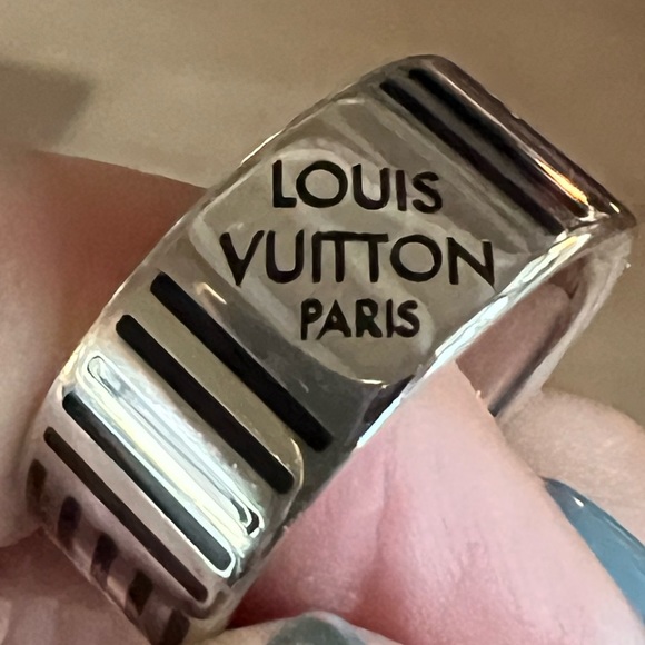 Beautiful Louis Vuitton Unisex Ring Mint Condition - Picture 10 of 13